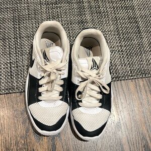 Nike shoes only worn indoors for basketball